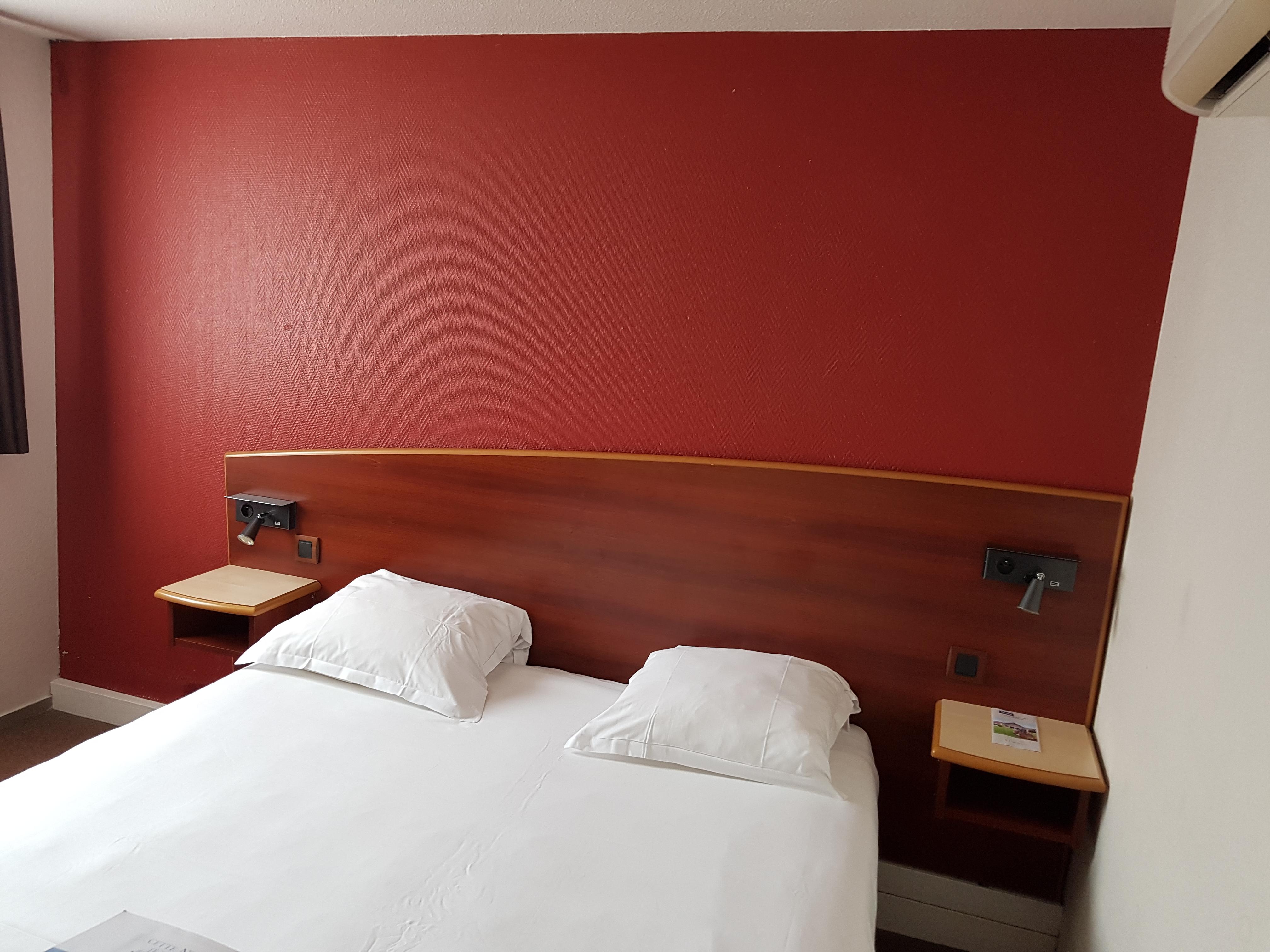 Comfort Hotel Etampes Bagian luar foto