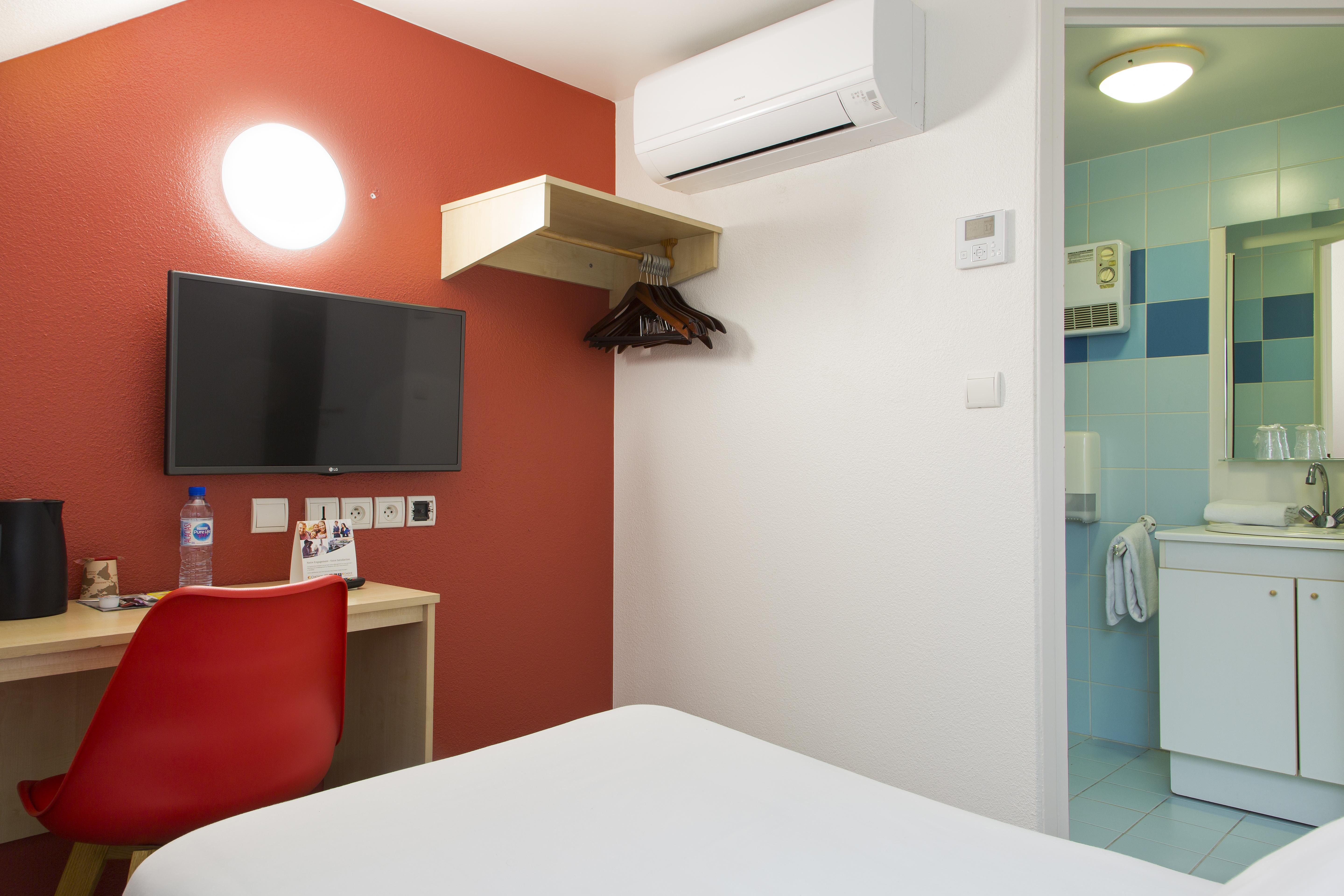 Comfort Hotel Etampes Bagian luar foto