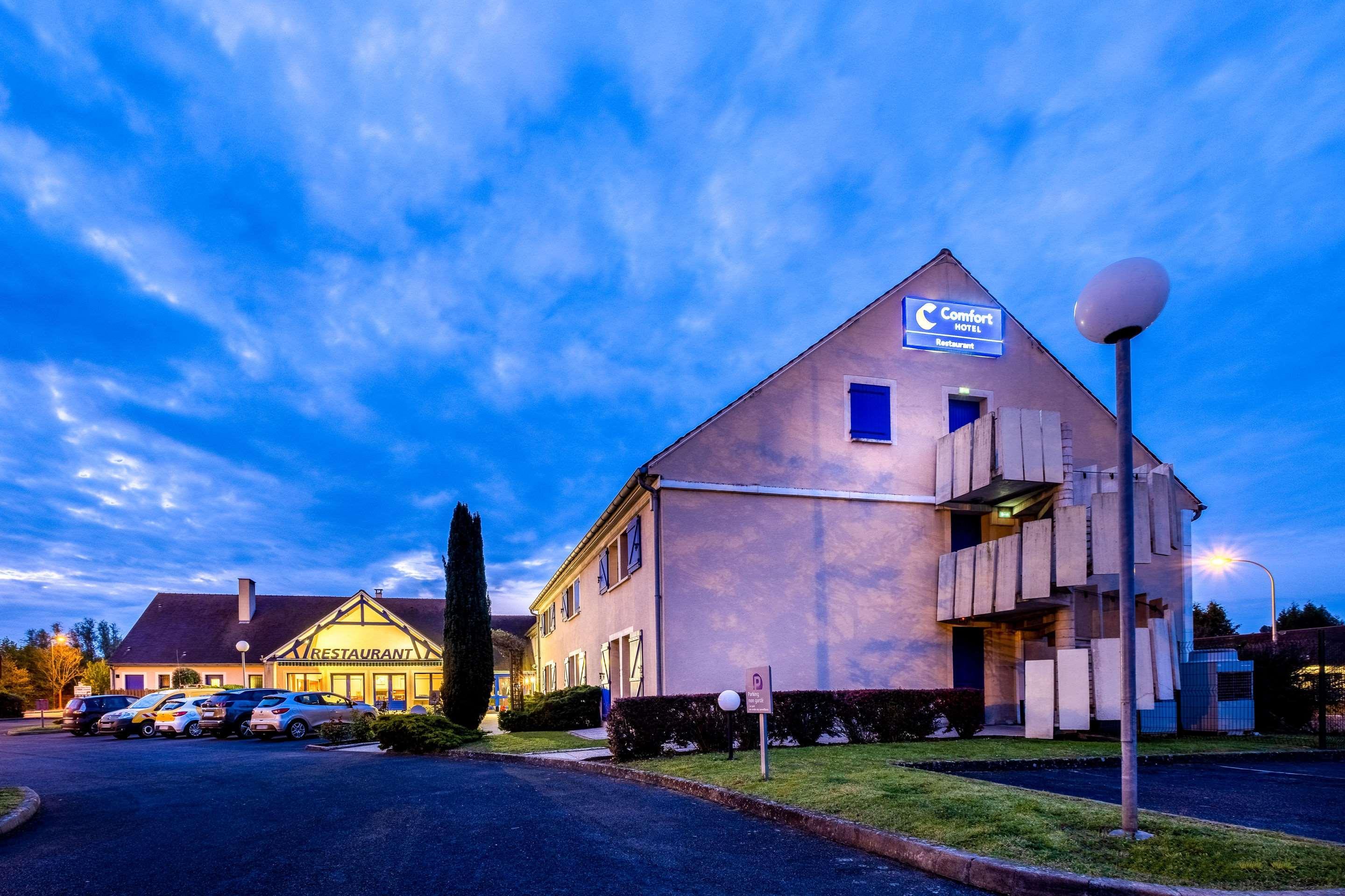 Comfort Hotel Etampes Bagian luar foto