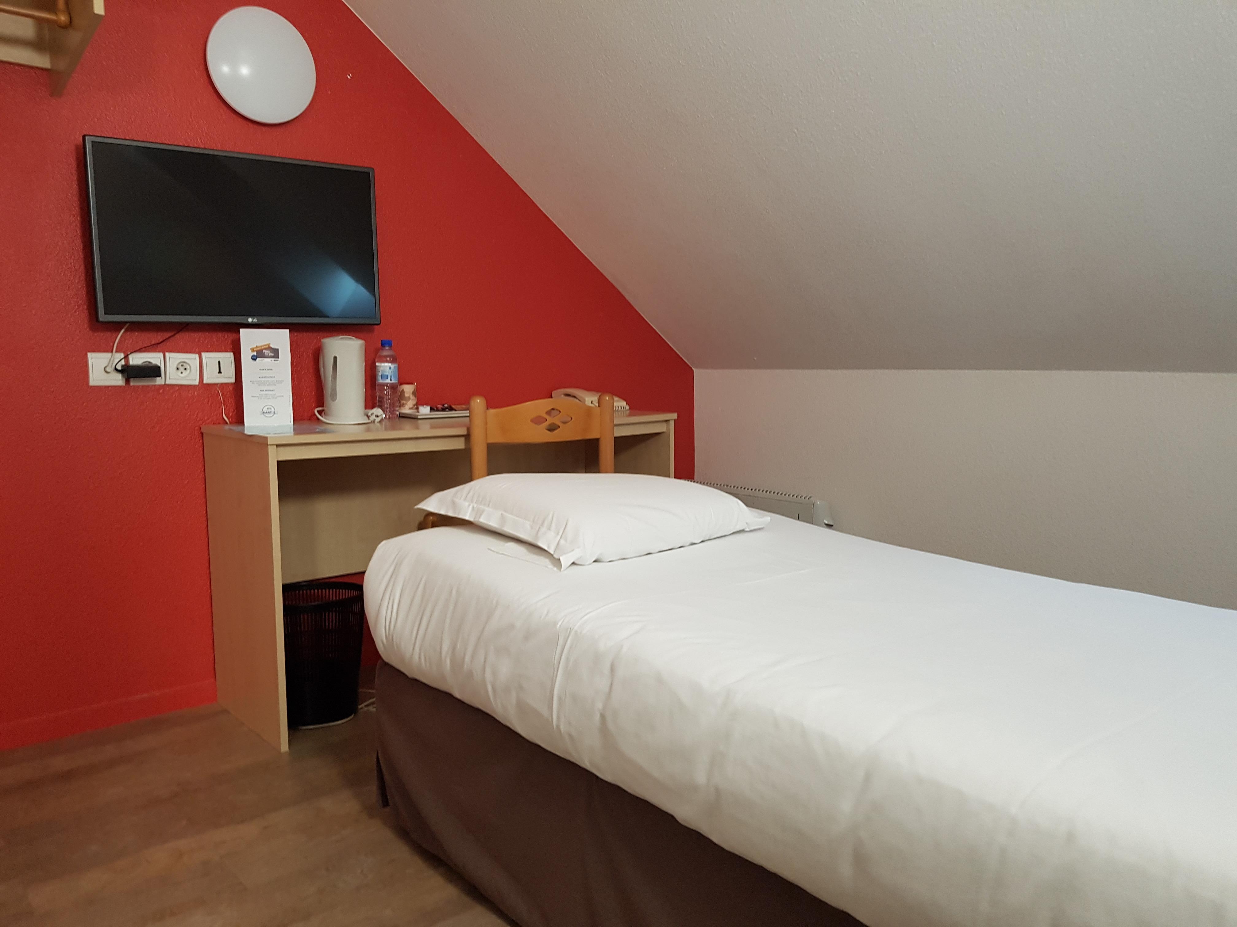Comfort Hotel Etampes Bagian luar foto