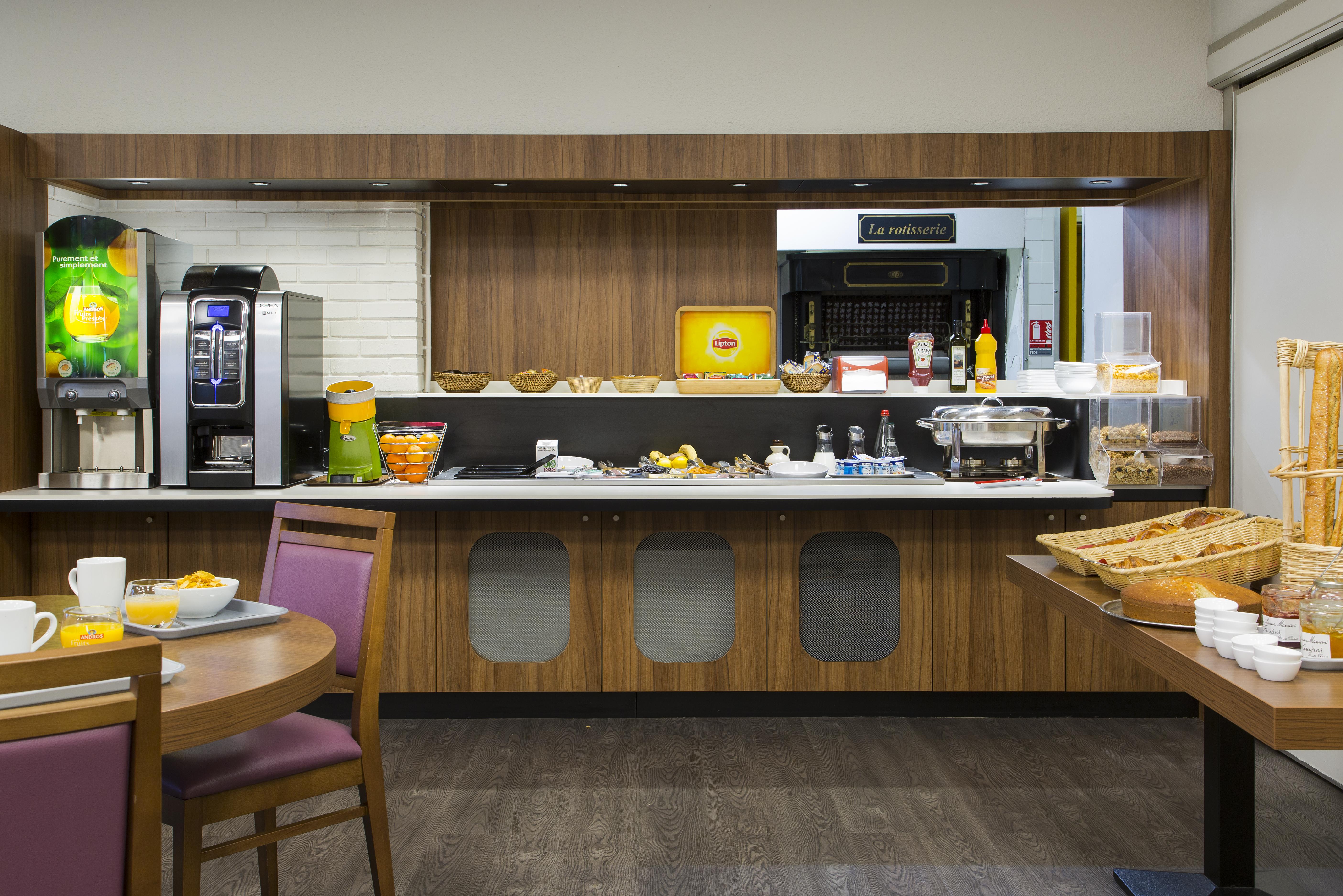 Comfort Hotel Etampes Bagian luar foto