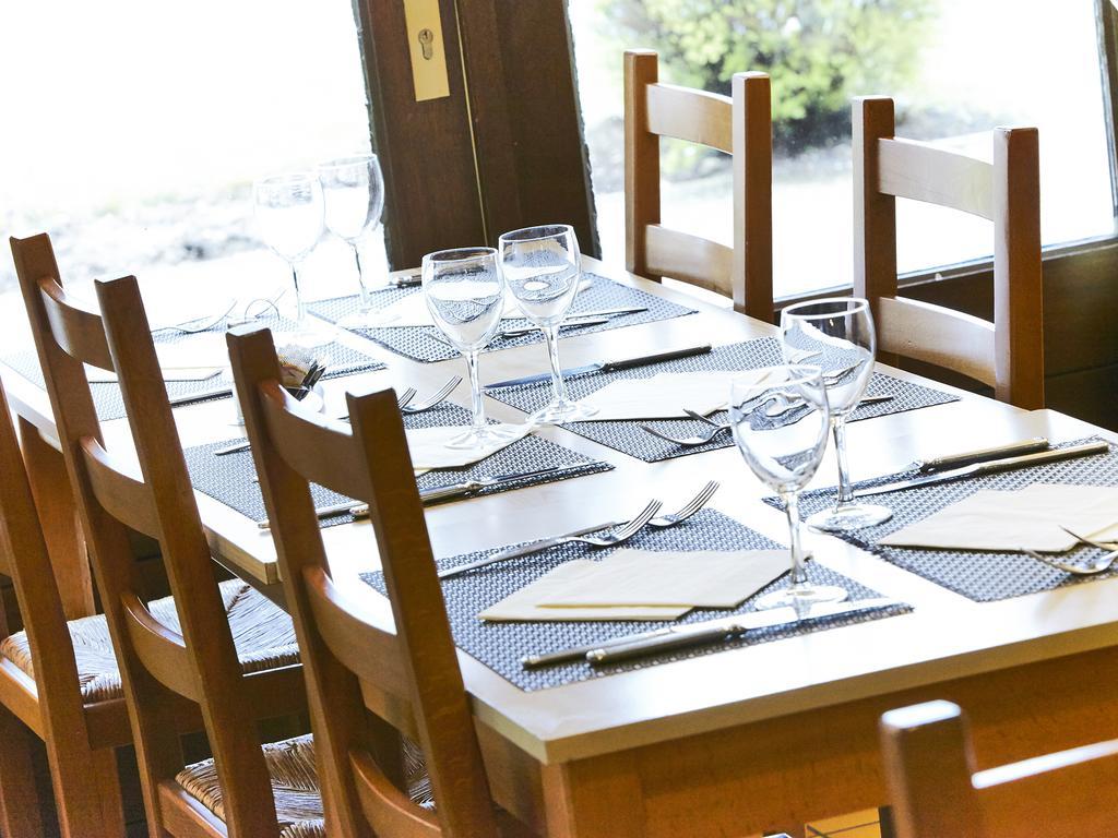 Comfort Hotel Etampes Bagian luar foto