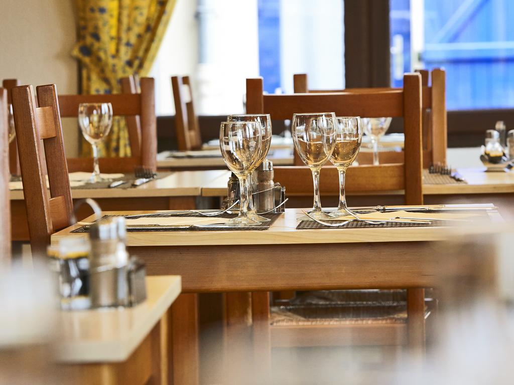 Comfort Hotel Etampes Bagian luar foto