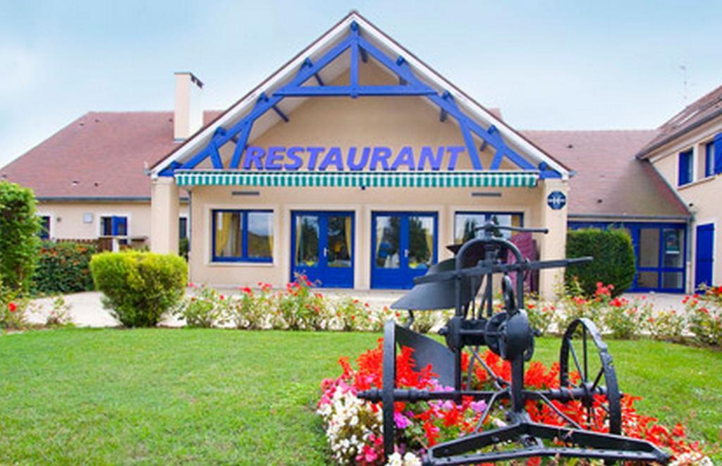 Comfort Hotel Etampes Bagian luar foto