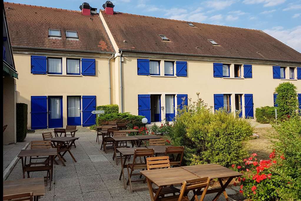 Comfort Hotel Etampes Bagian luar foto